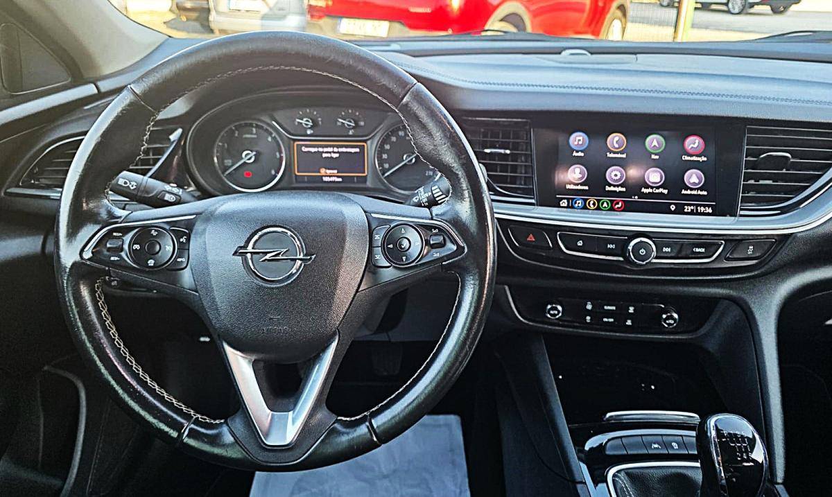 opel-insignia-sports-tourer-2018-diesel-1598cc