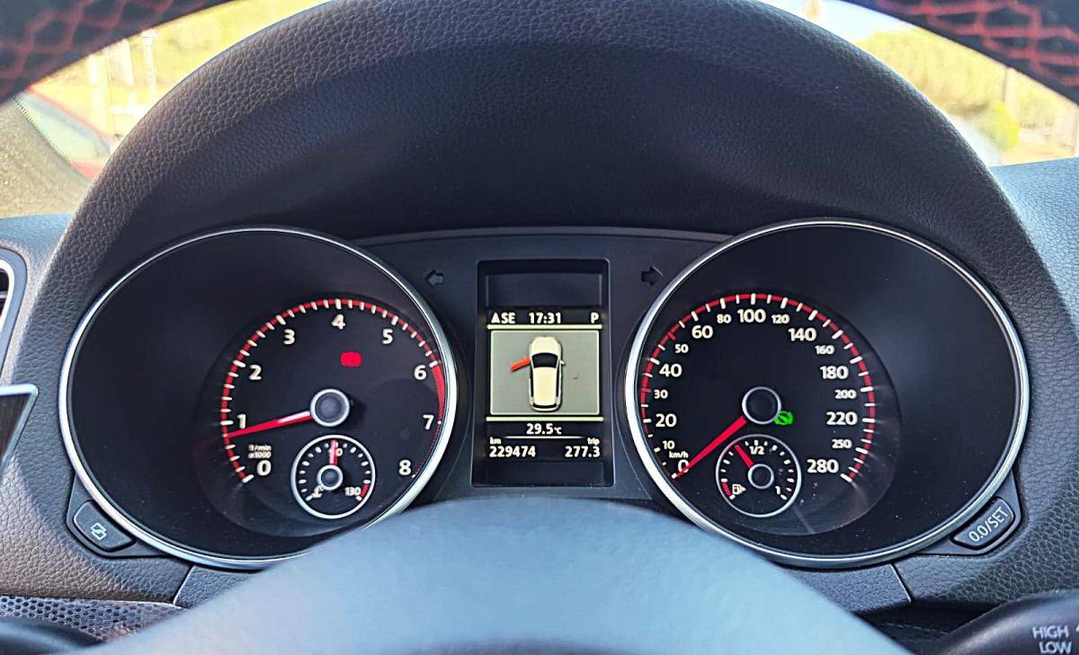 volkswagen-golf-2012-gasolina-1984cc