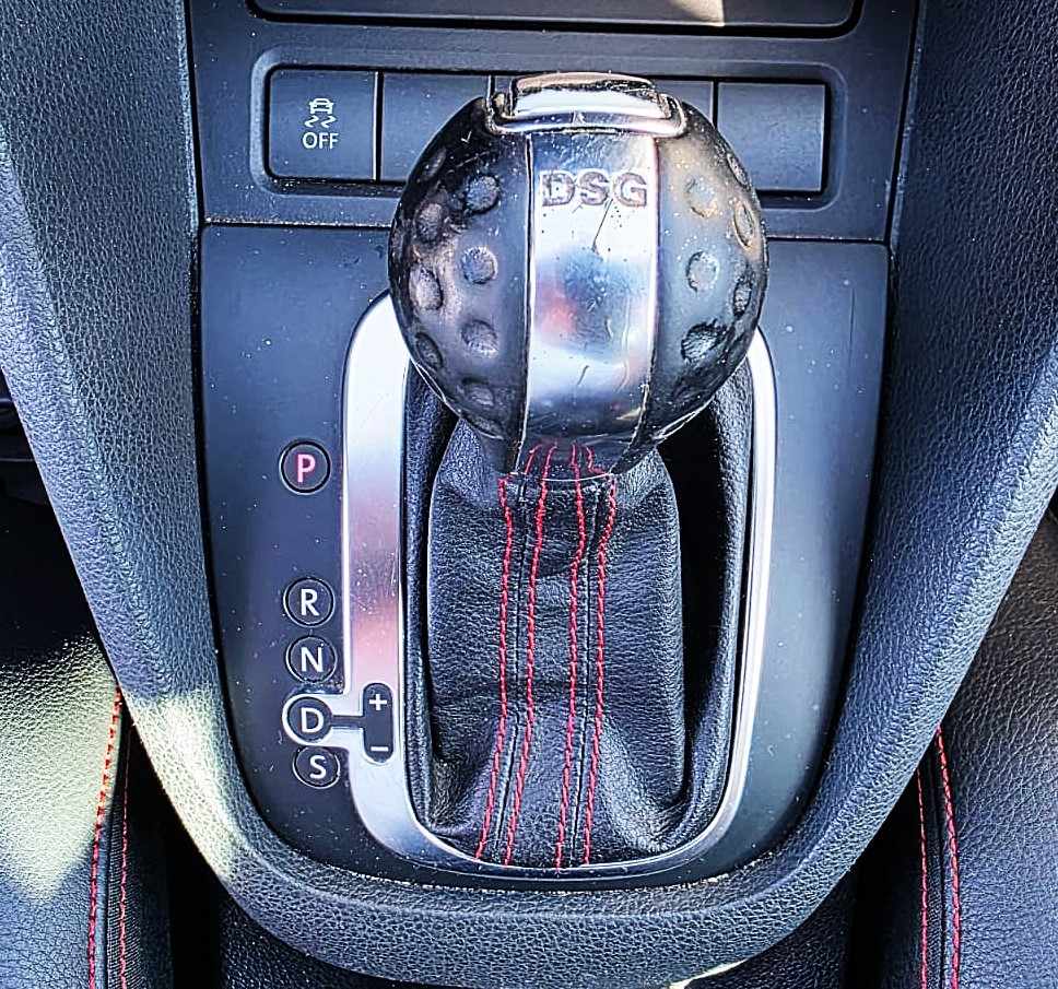 volkswagen-golf-2012-gasolina-1984cc