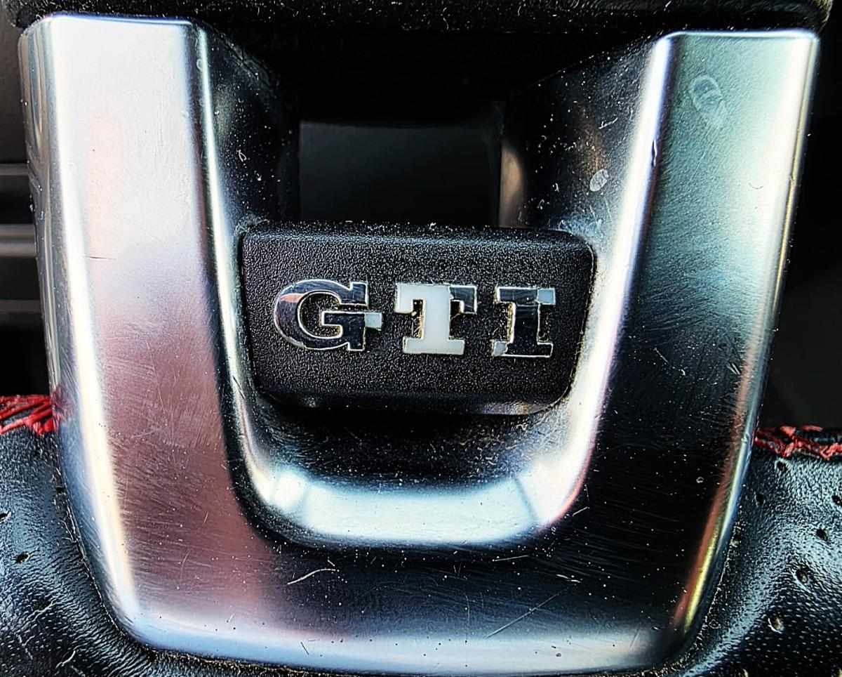 volkswagen-golf-2012-gasolina-1984cc