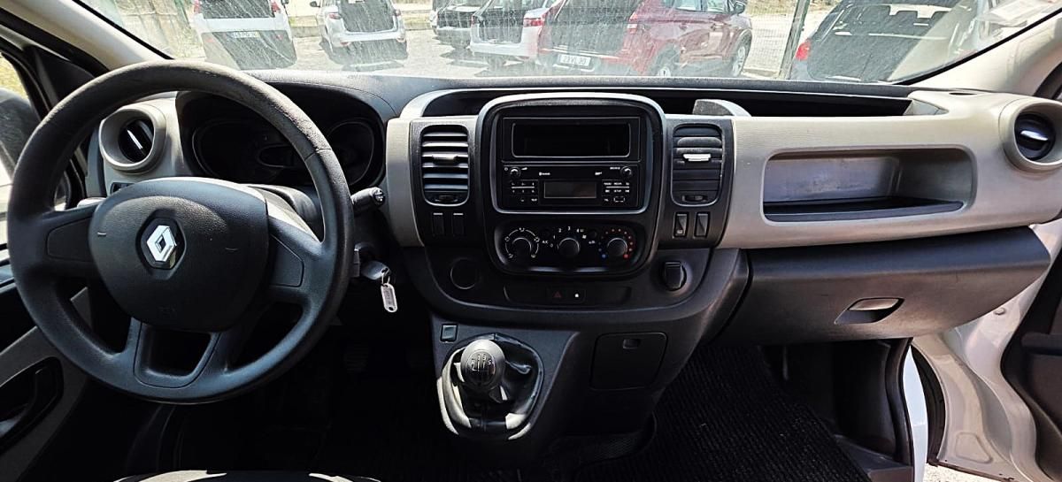 renault-trafic-2017-diesel-1598cc