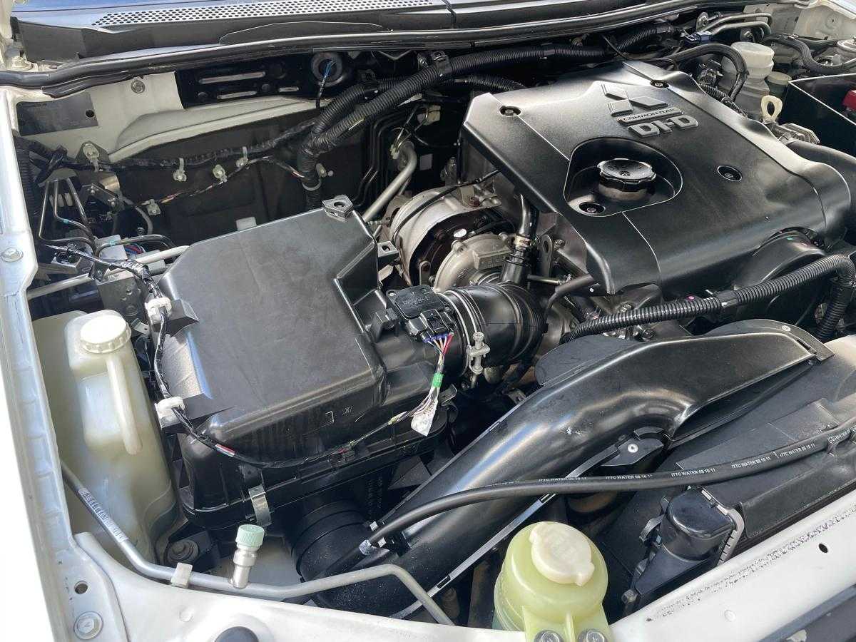 mitsubishi-l200-2011-diesel-2477cc