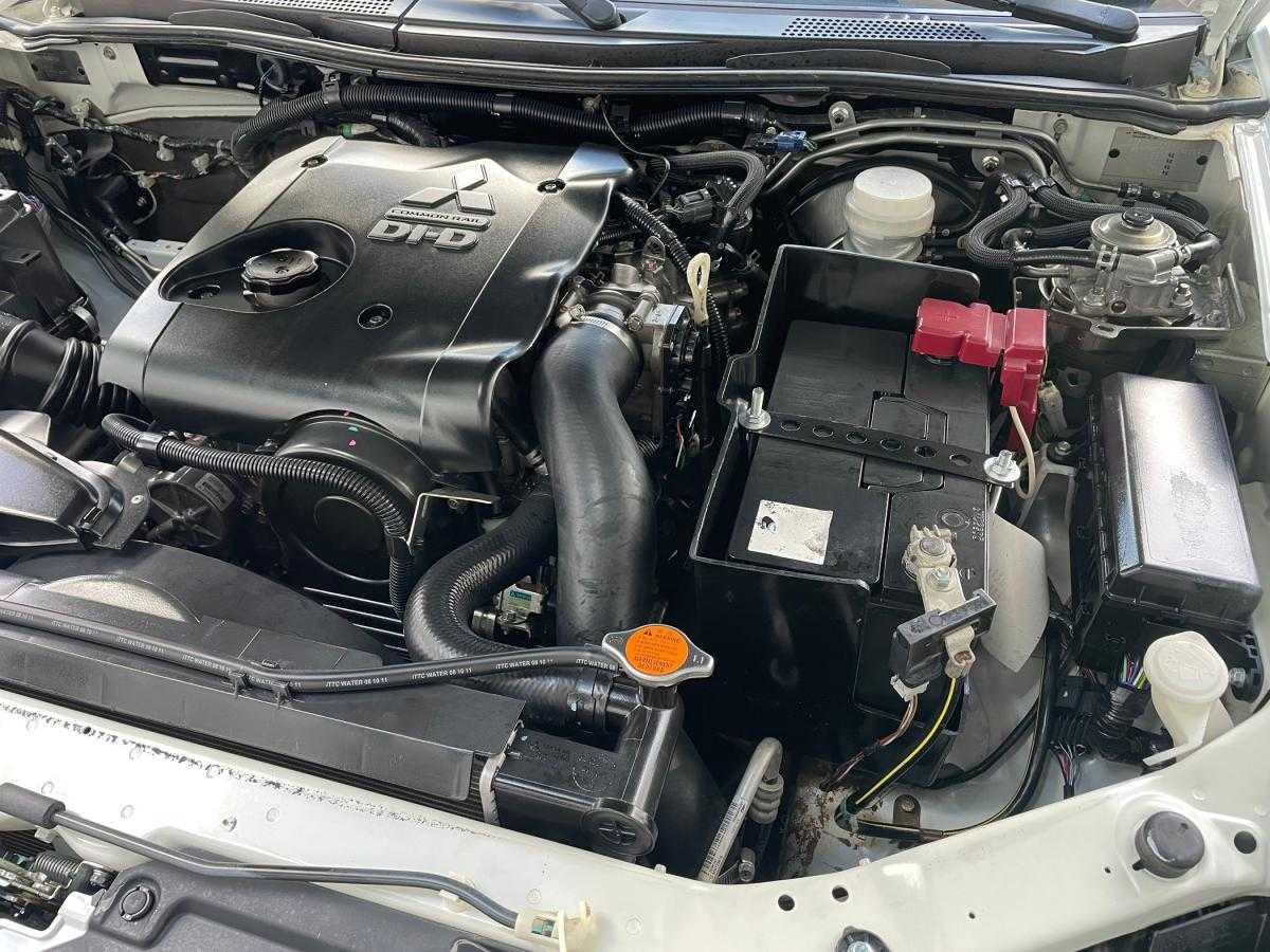 mitsubishi-l200-2011-diesel-2477cc