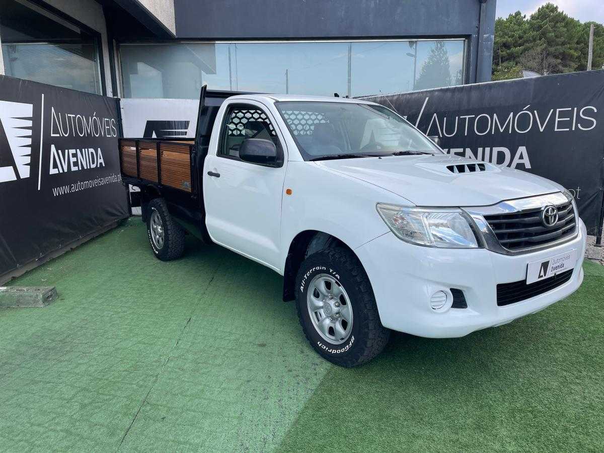 toyota-hilux-2012-diesel-2494cc