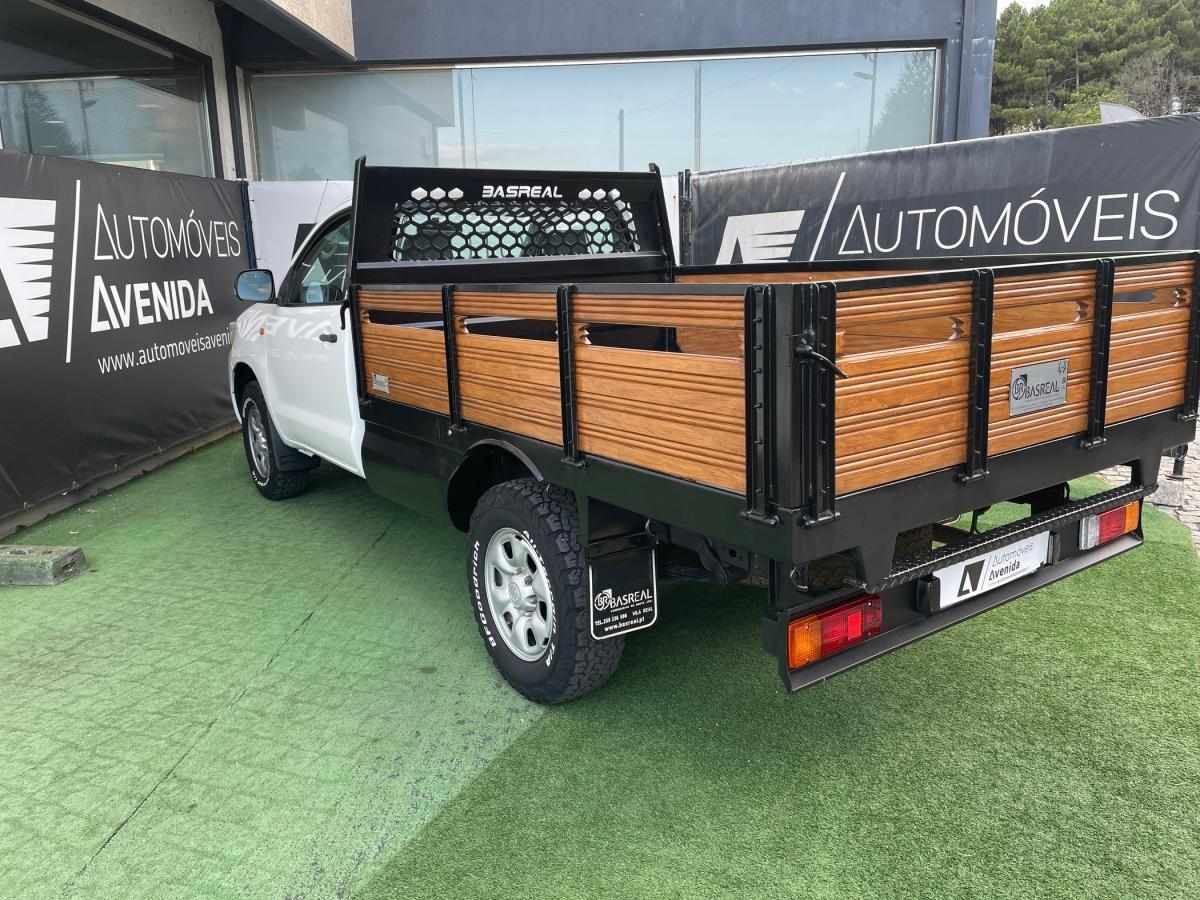 toyota-hilux-2012-diesel-2494cc