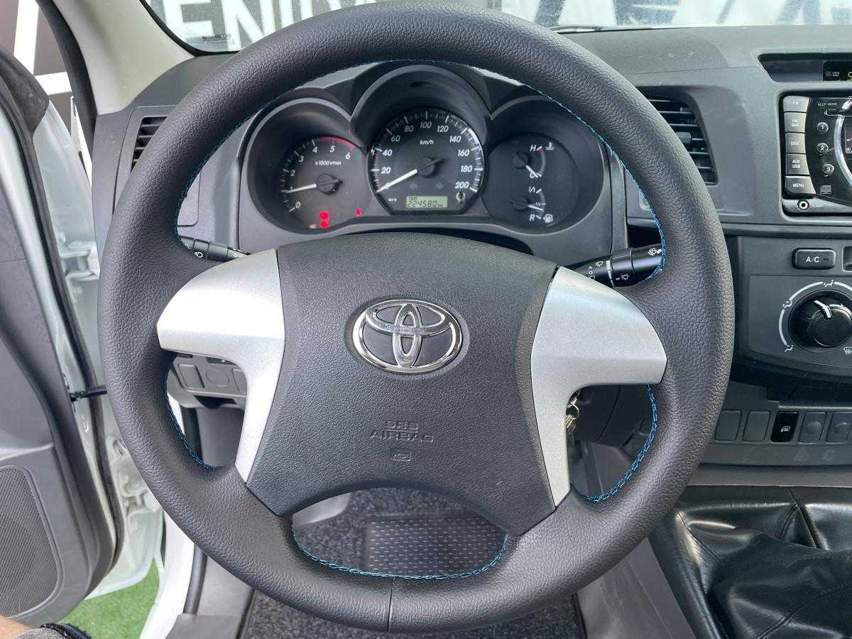 toyota-hilux-2012-diesel-2494cc