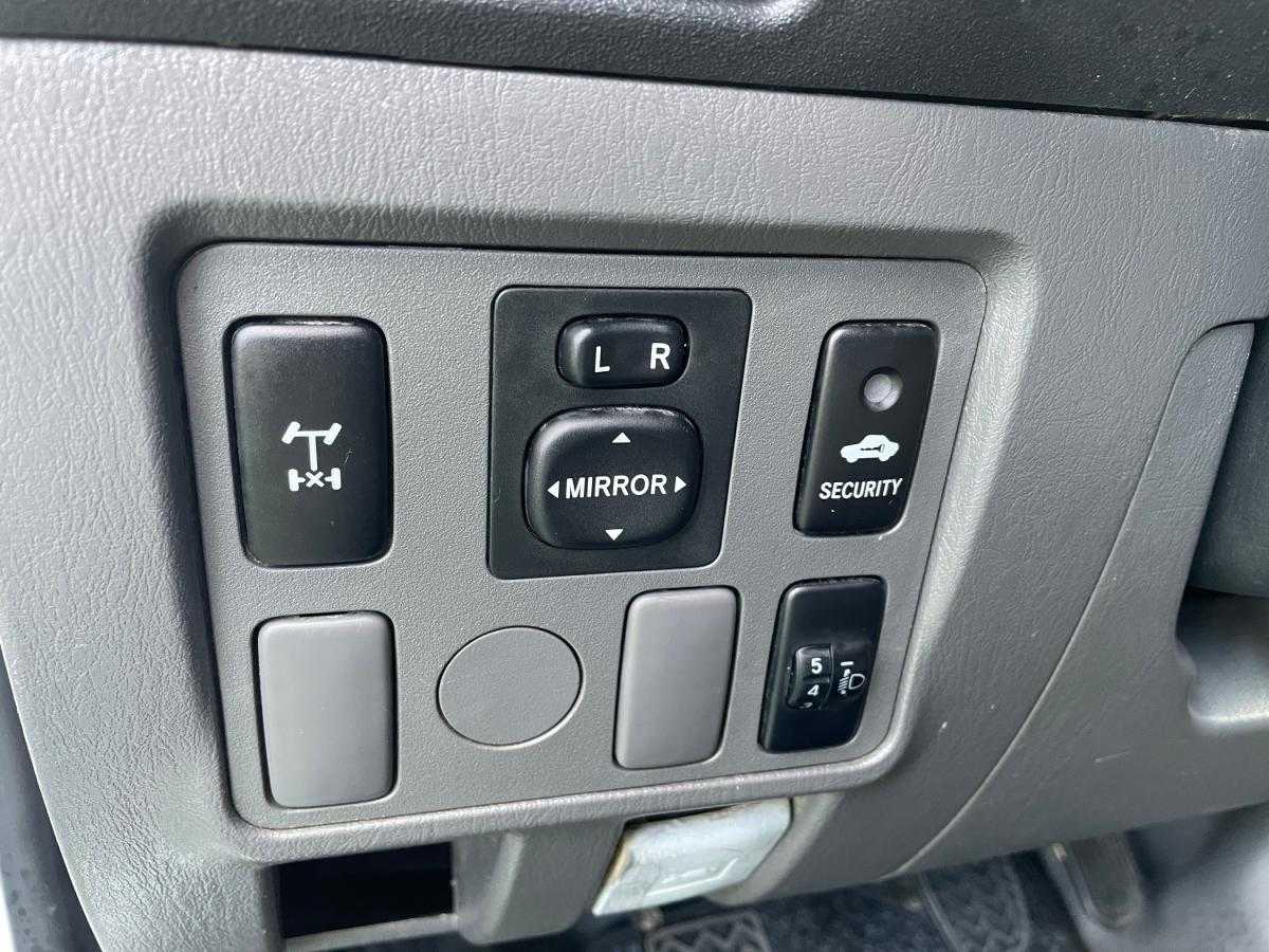 toyota-hilux-2012-diesel-2494cc