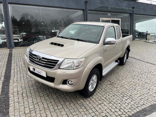 toyota-hilux-2013-diesel-2494cc