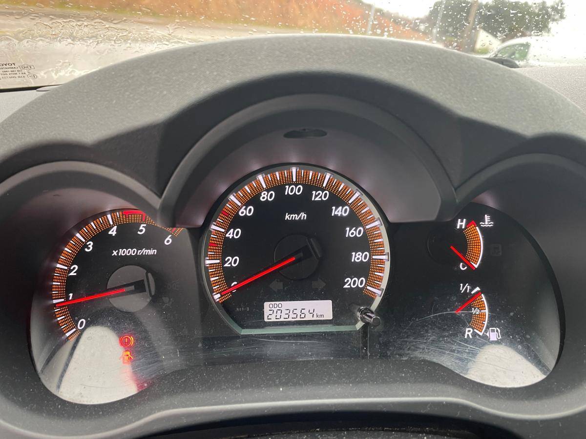 toyota-hilux-2013-diesel-2494cc