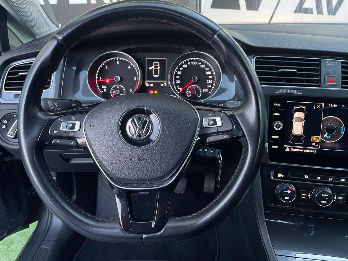 volkswagen-golf-2018-diesel-1598cc