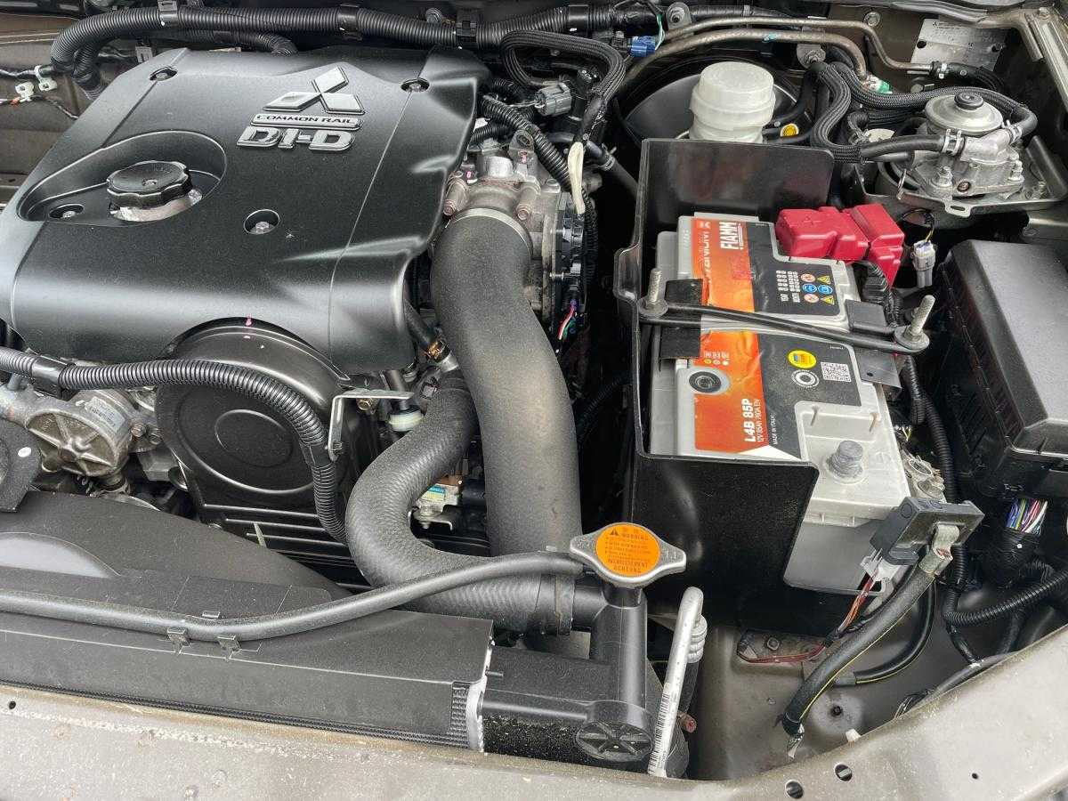 mitsubishi-l200-2012-diesel-2477cc