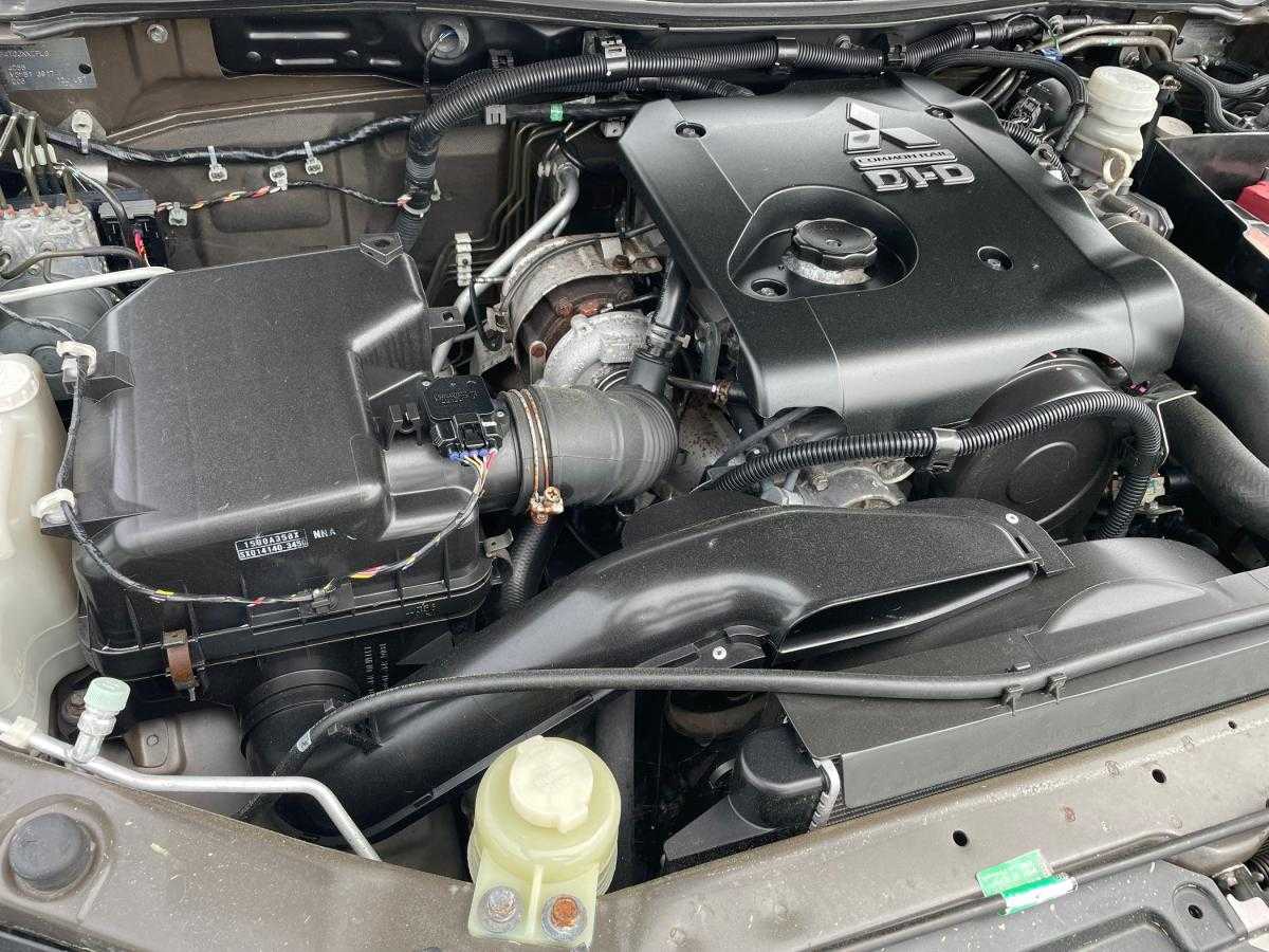 mitsubishi-l200-2012-diesel-2477cc