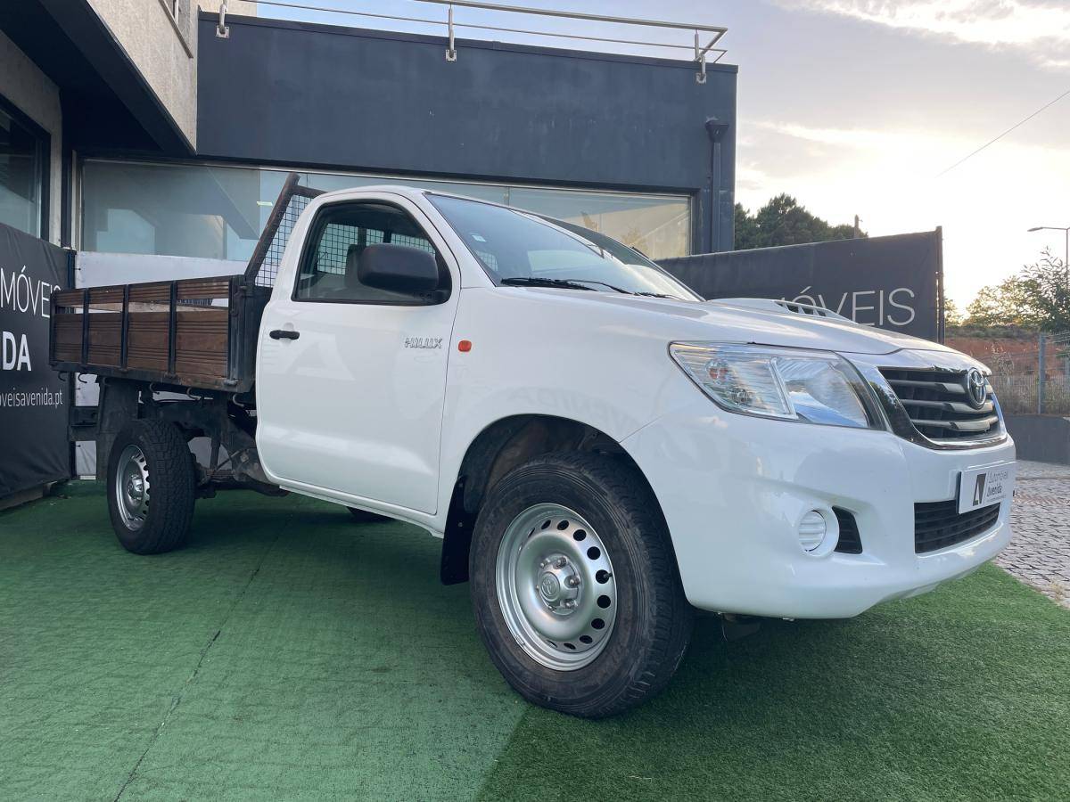 toyota-hilux-2017-diesel-2494cc