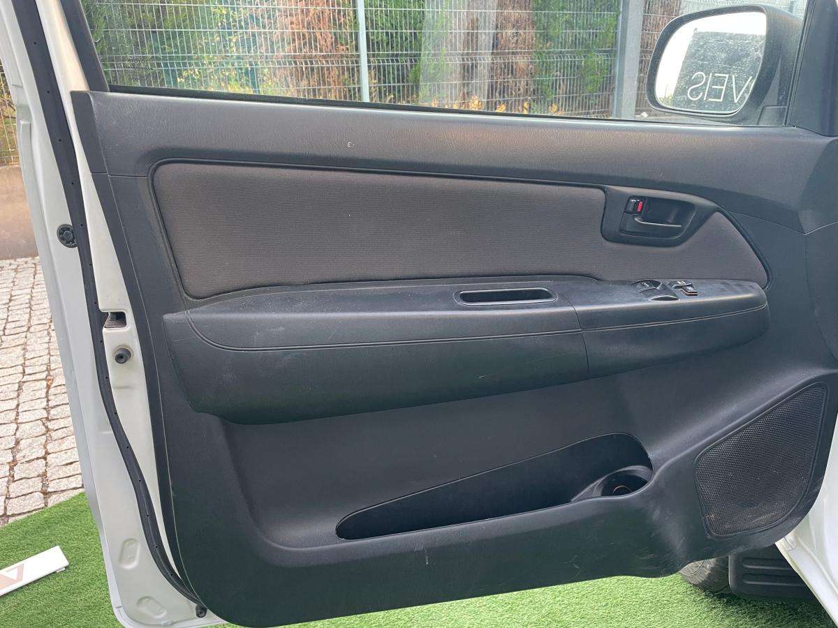 toyota-hilux-2017-diesel-2494cc
