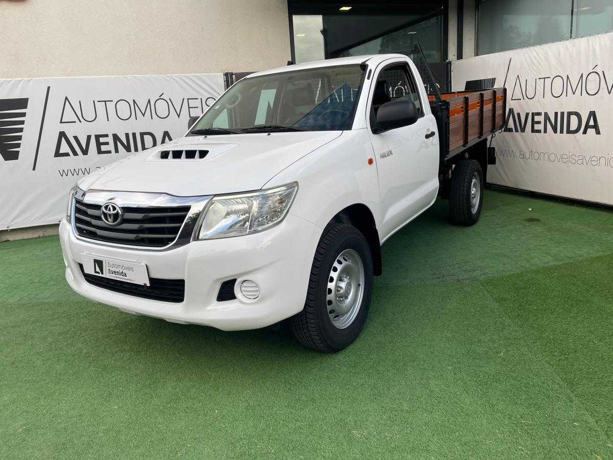 toyota-hilux-2017-diesel-2494cc
