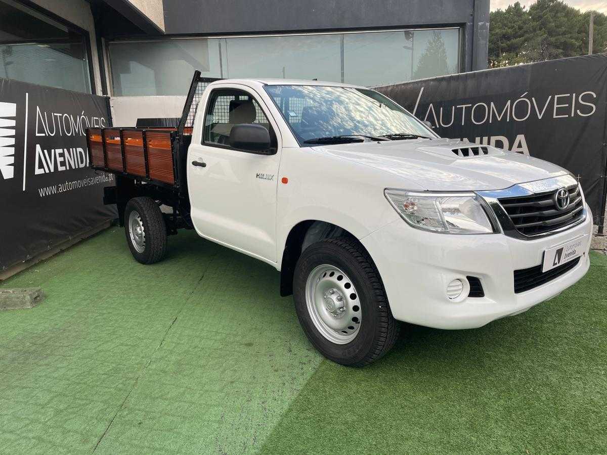 toyota-hilux-2017-diesel-2494cc