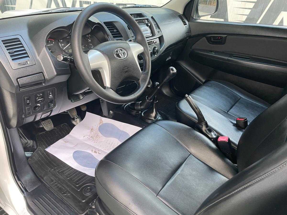 toyota-hilux-2017-diesel-2494cc