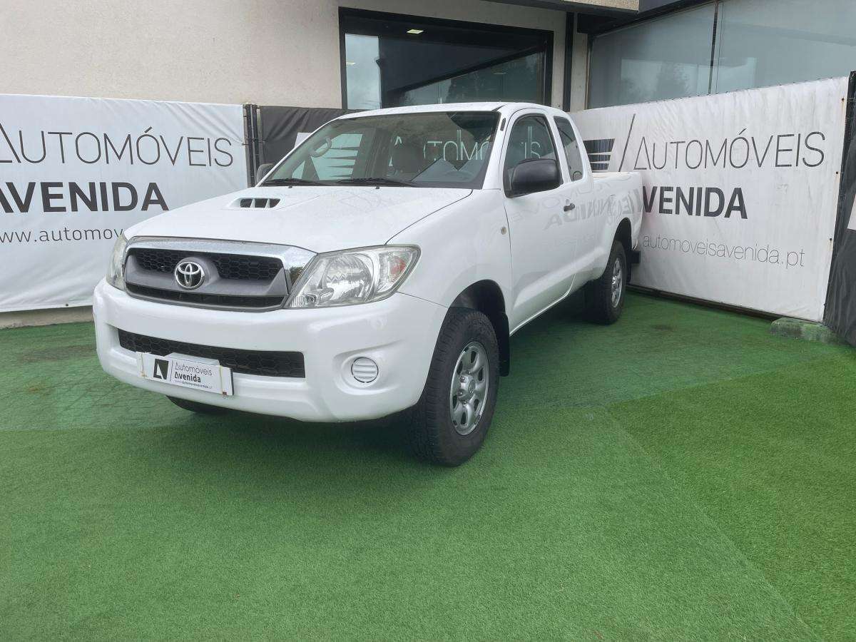 toyota-hilux-2011-diesel-2494cc