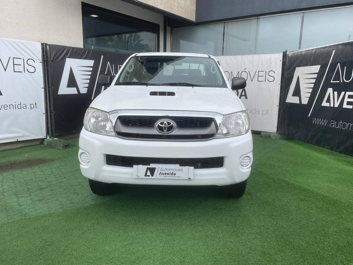 toyota-hilux-2011-diesel-2494cc