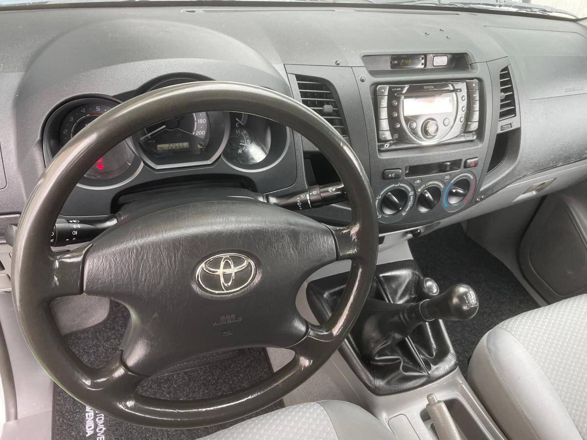 toyota-hilux-2011-diesel-2494cc