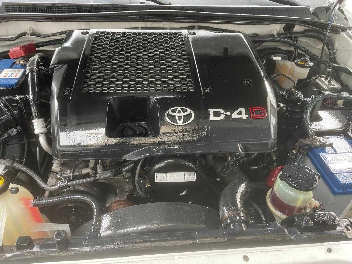 toyota-hilux-2011-diesel-2494cc