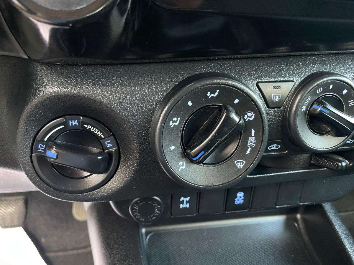 toyota-hilux-2019-diesel-2393cc
