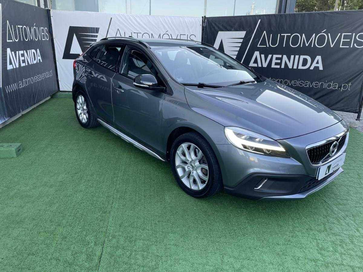volvo-v40-2016-diesel-2000cc