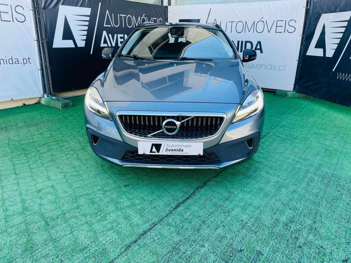 volvo-v40-2016-diesel-2000cc