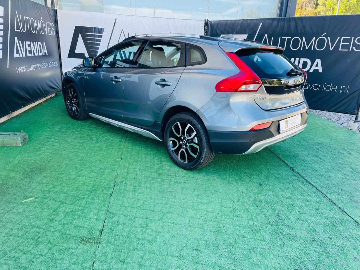 volvo-v40-2016-diesel-2000cc