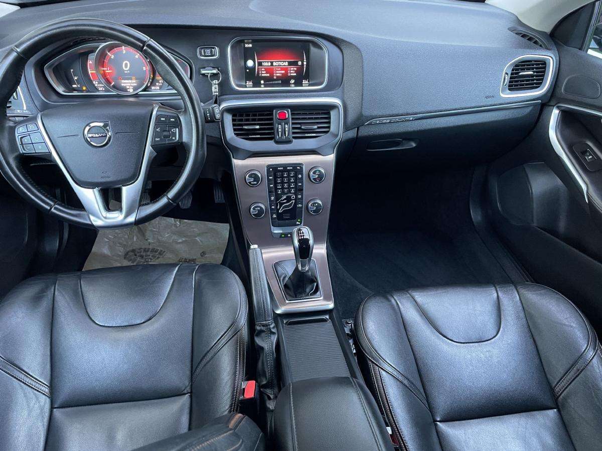 volvo-v40-2016-diesel-2000cc