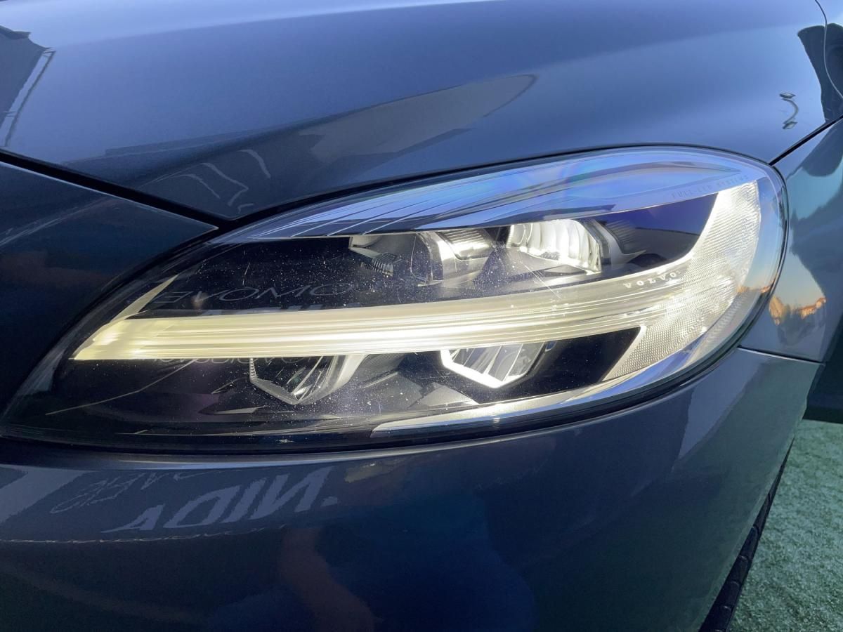volvo-v40-2016-diesel-2000cc