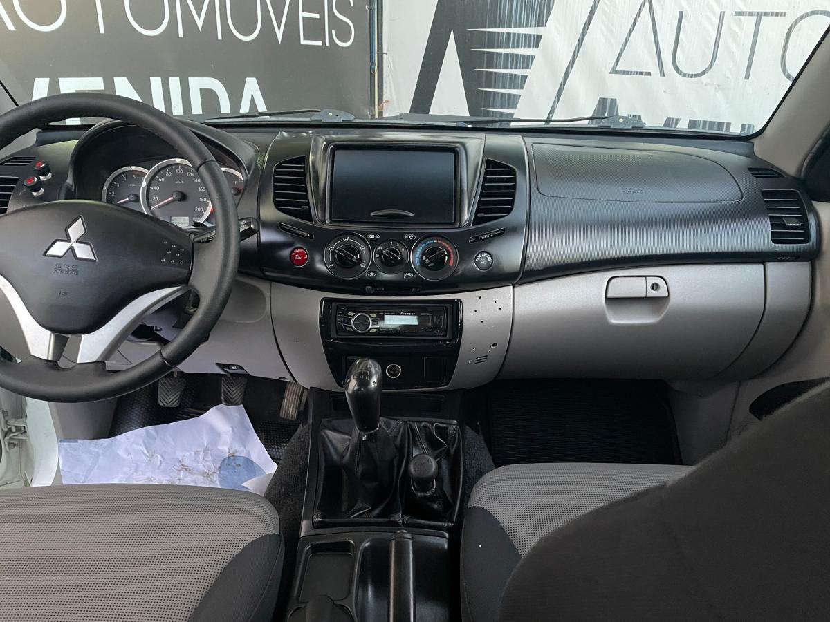 mitsubishi-l200-2011-diesel-2477cc