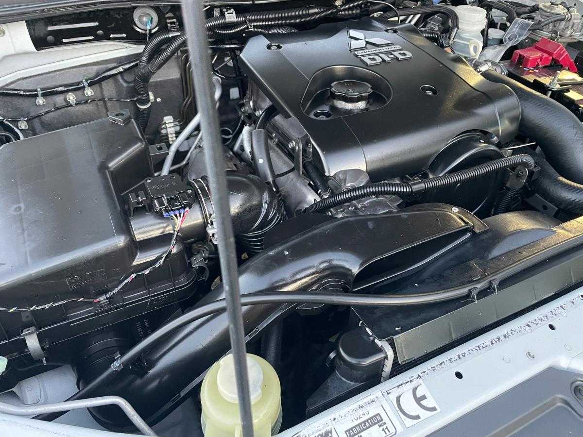 mitsubishi-l200-2011-diesel-2477cc