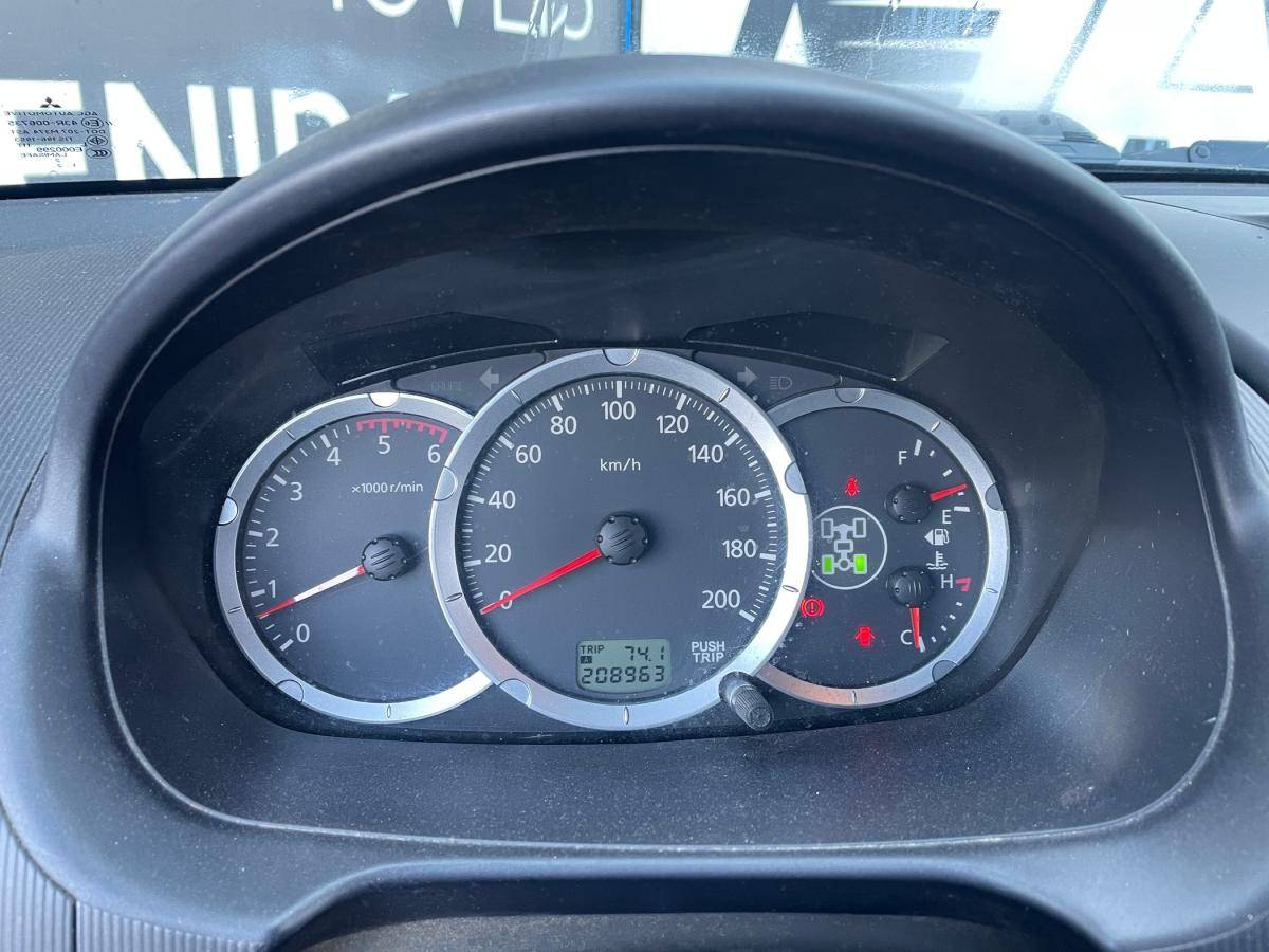 mitsubishi-l200-2013-diesel-2477cc