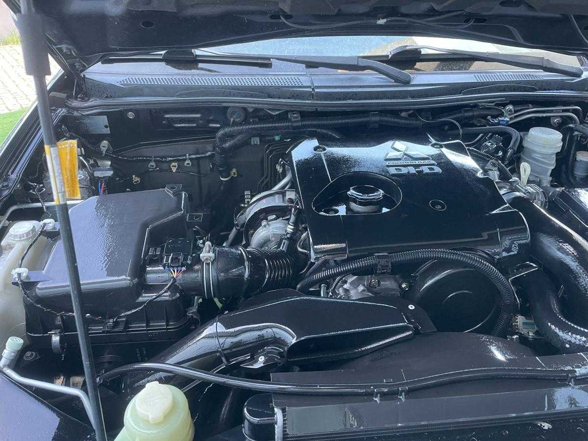 mitsubishi-l200-2013-diesel-2477cc