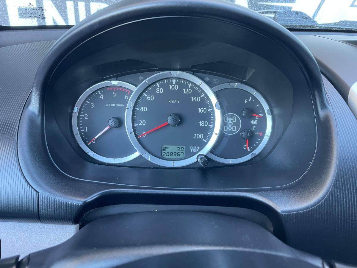 mitsubishi-l200-2013-diesel-2477cc