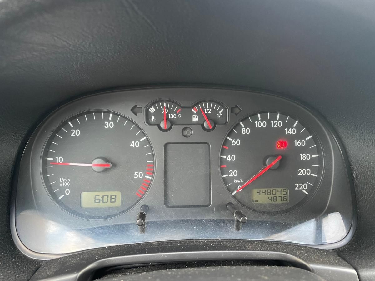 volkswagen-golf-2001-diesel-1896cc