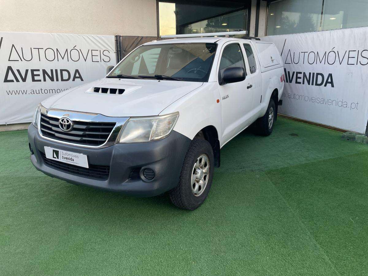 toyota-hilux-2013-diesel-2494cc