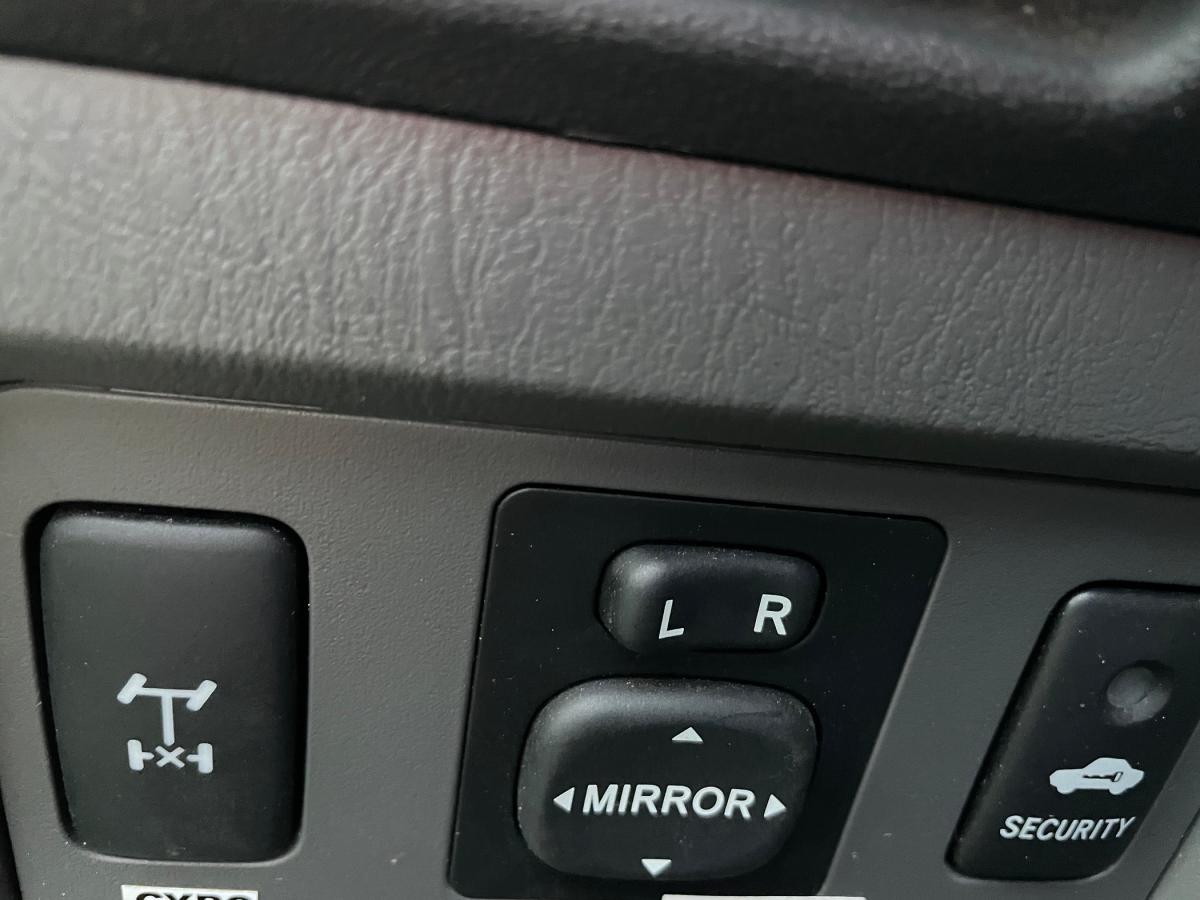 toyota-hilux-2013-diesel-2494cc