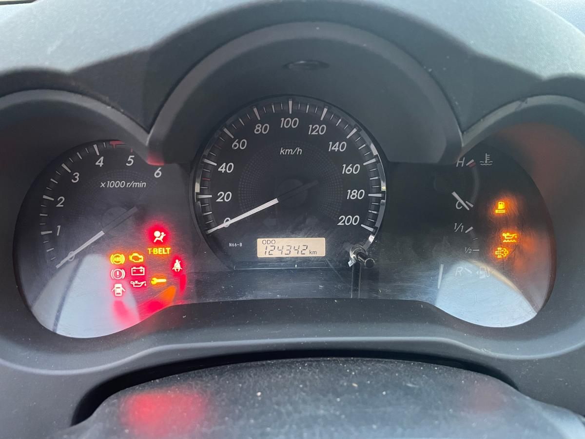 toyota-hilux-2013-diesel-2494cc