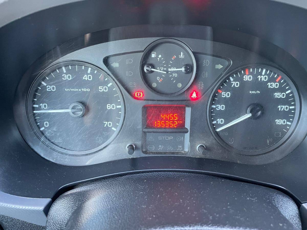 peugeot-partner-2018-diesel-1560cc