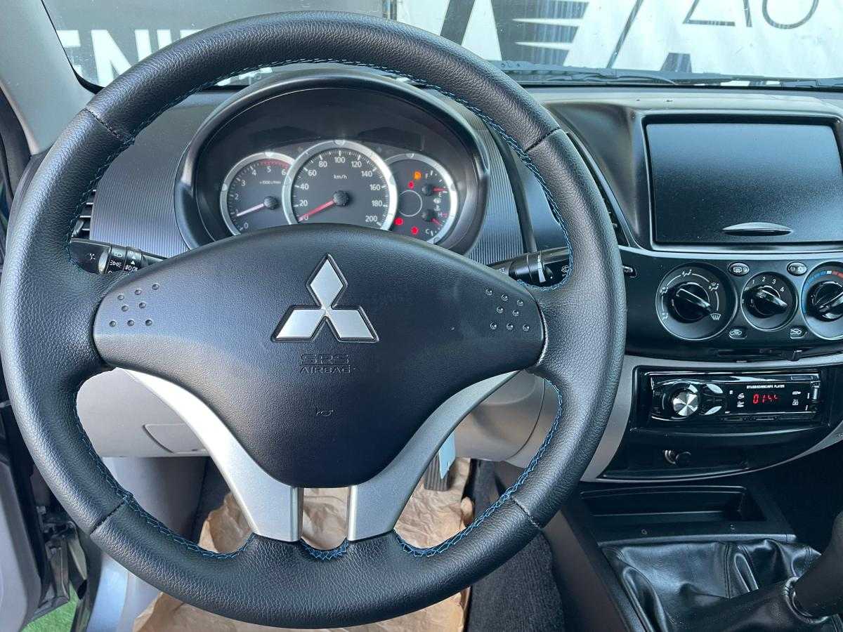 mitsubishi-l200-2011-diesel-2477cc