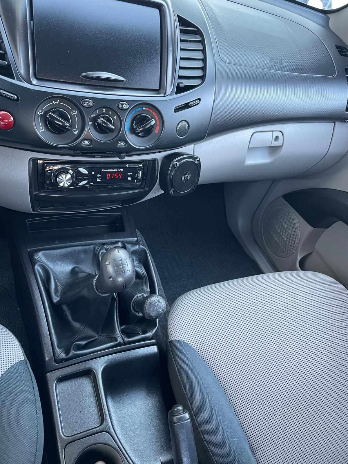 mitsubishi-l200-2011-diesel-2477cc