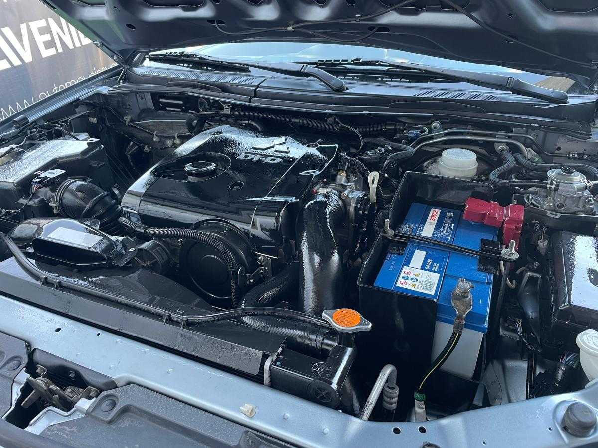 mitsubishi-l200-2011-diesel-2477cc