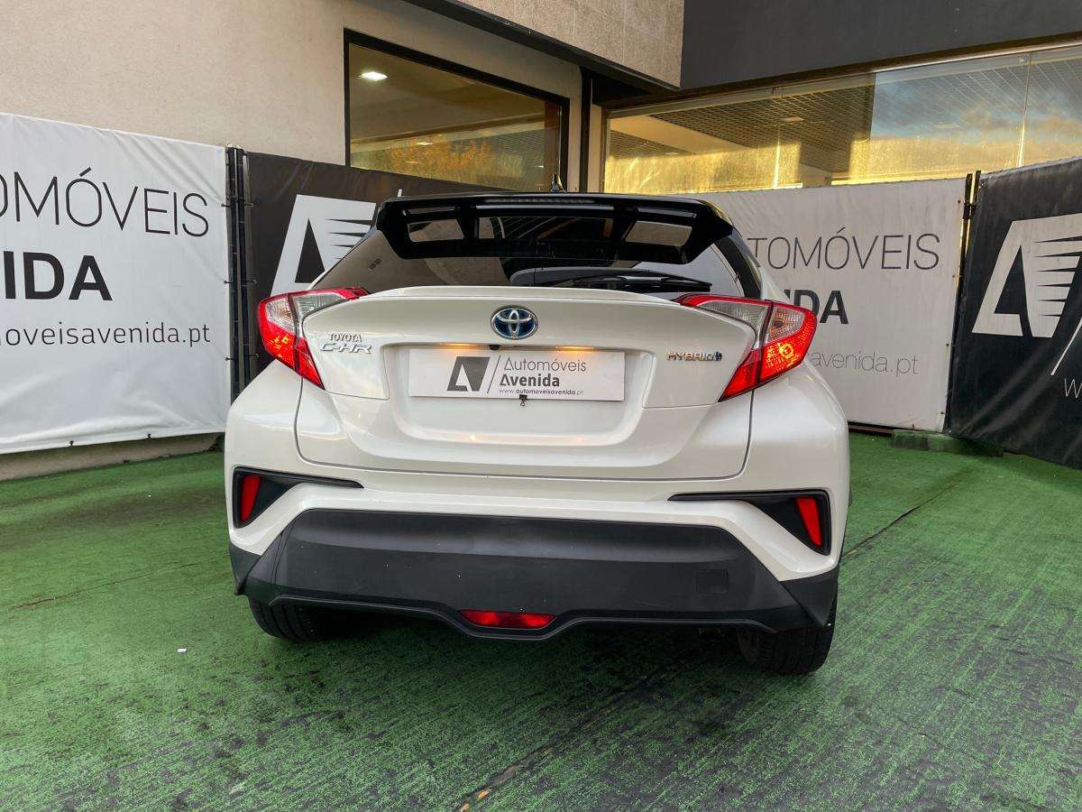 toyota-c-hr-2019-hibrido-a-gasolina-1798cc