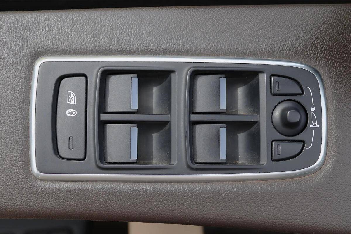 jaguar-f-pace-2018-diesel-1999cc