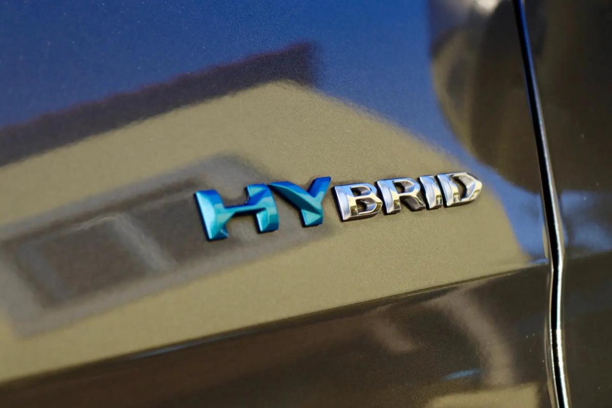 peugeot-3008-2023-hibrido-a-gasolina-1598cc