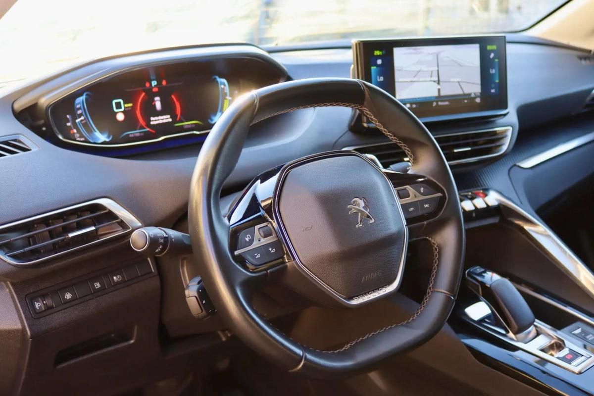 peugeot-3008-2023-hibrido-a-gasolina-1598cc
