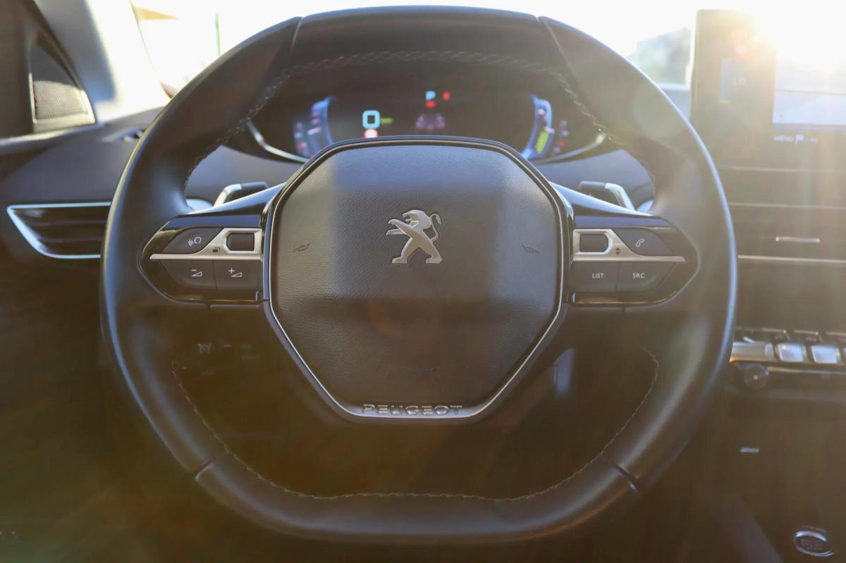 peugeot-3008-2023-hibrido-a-gasolina-1598cc