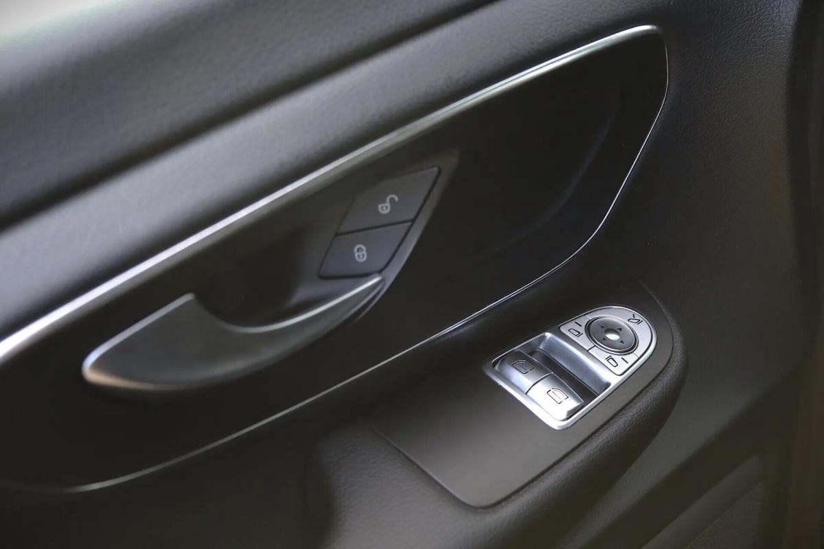 mercedes-benz-classe-v-v-220d-2016-diesel-2143cc